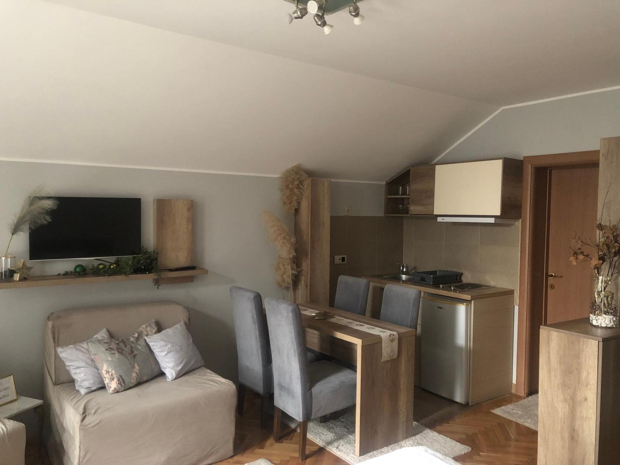 Apartments Dunja โนวีซาด ภายนอก รูปภาพ